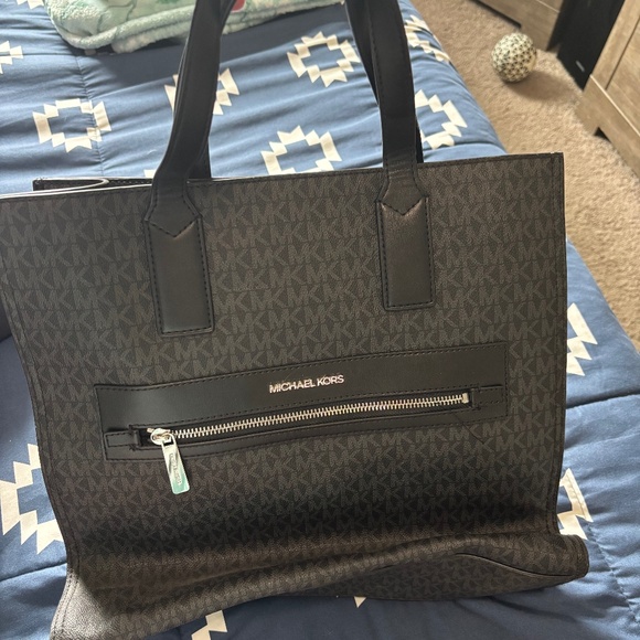 Mk purse - Picture 1 of 2